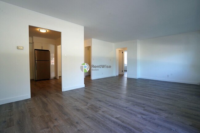 Building Photo - 846 Massachusetts Ave