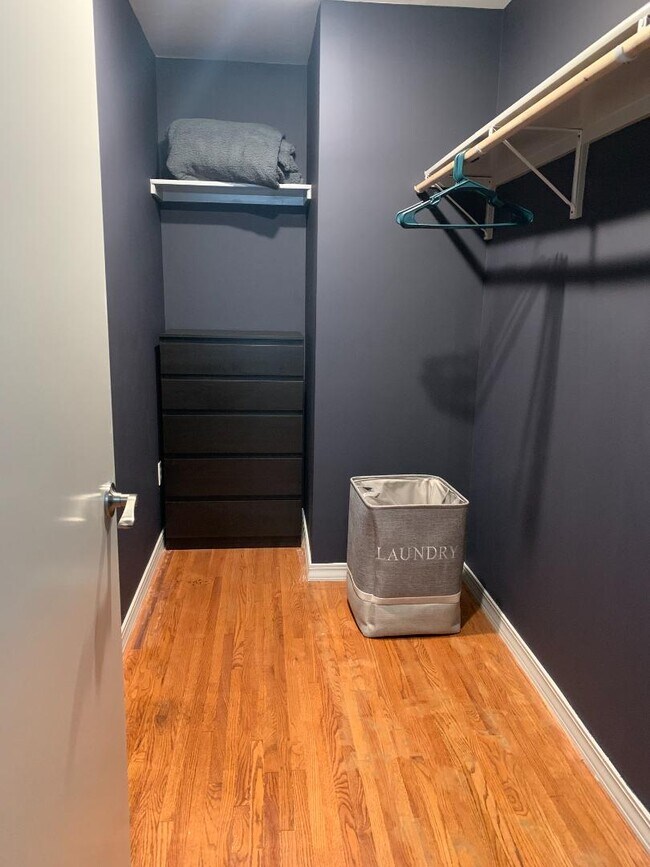 Building Photo - 2709 Highland Dr