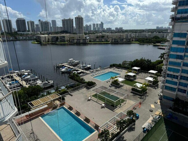 Primary Photo - 18061 Biscayne Blvd