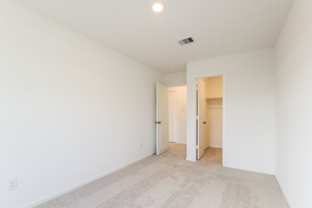 Building Photo - 325 Woodland Hills Dr