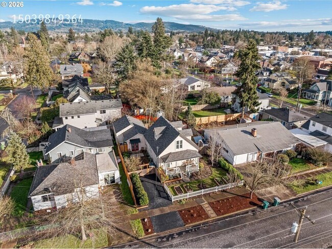 Building Photo - 310 N School St