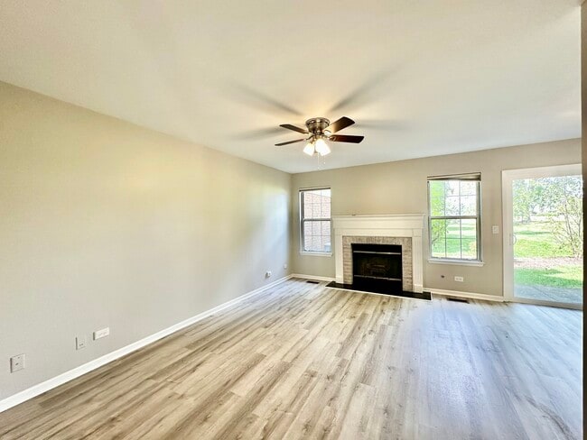 Building Photo - 1226 Clearview Ct