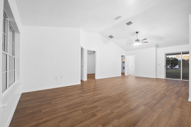 Building Photo - Updated 4 bed 2 bathroom home