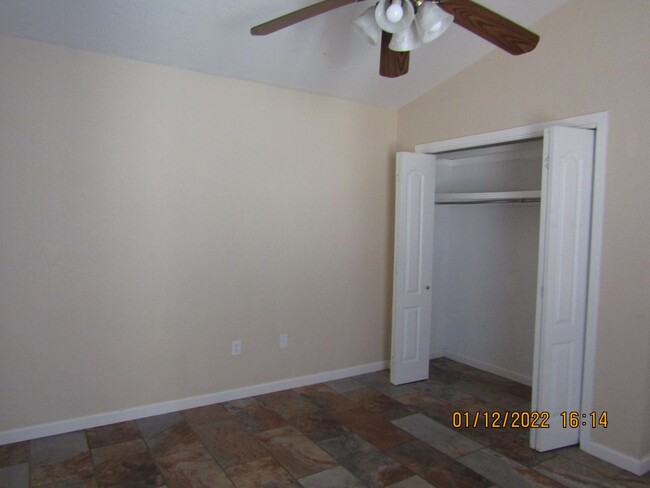 Building Photo - Shelter Creek Area!! Move In Special $200 ...