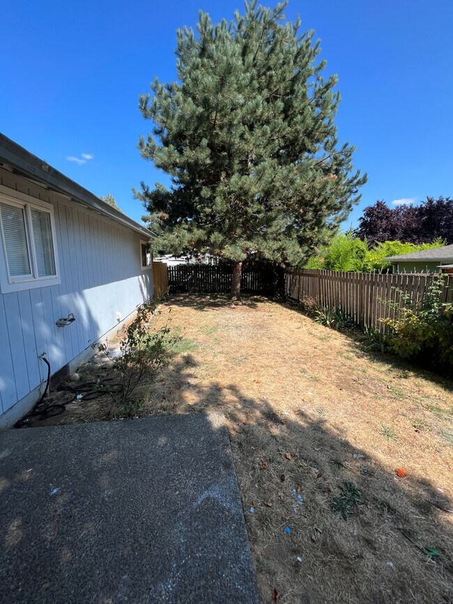 Building Photo - 3648 SE 108th Ave