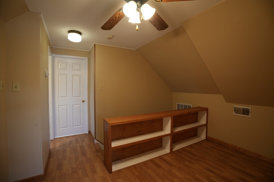 Building Photo - 90 Cobalt Ridge Dr E