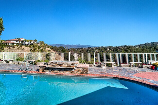 Views - 3650 Sapphire Dr