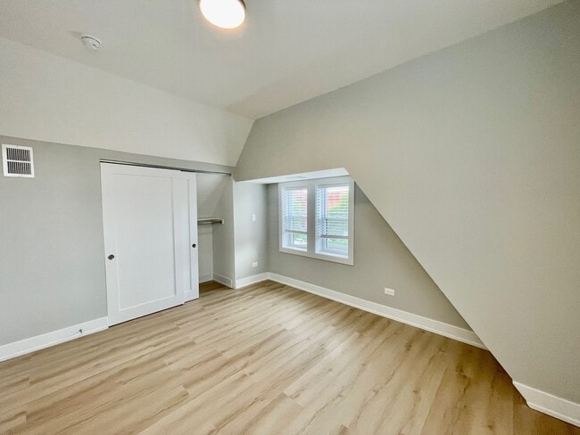 Building Photo - 2238 W 24th St