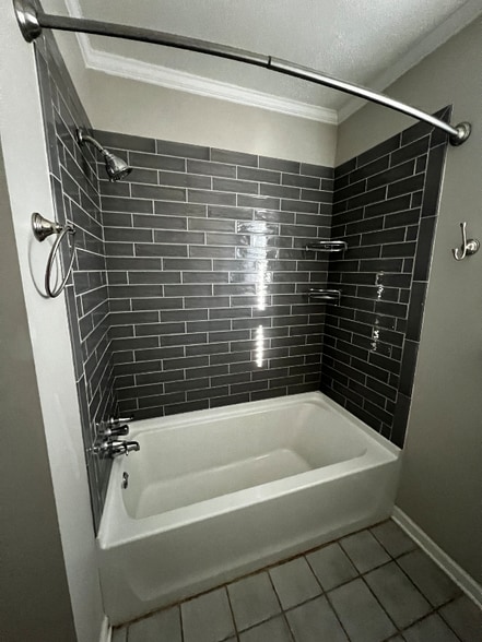Building Photo - 107 River Heights Dr