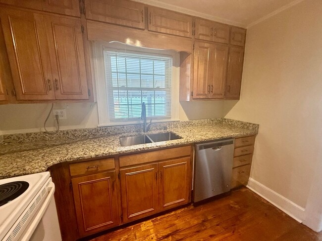 Building Photo - Three bedroom, 1 bath house in Graham