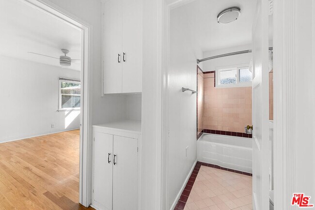 Building Photo - 4158 Baldwin Ave