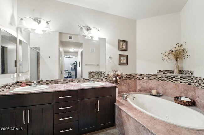 Building Photo - 5350 E Deer Valley Dr