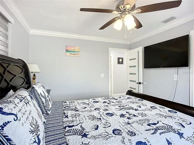 Building Photo - 6531 Santiago Ct