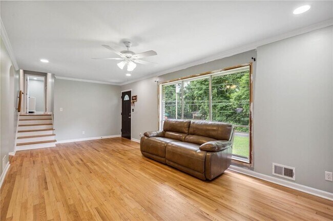 Building Photo - 2985 Dodson Dr