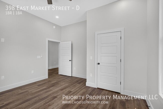 Building Photo - 398 E Market St