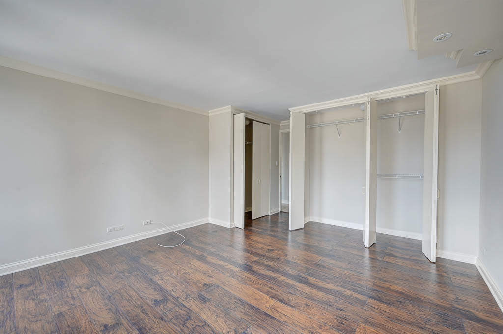 Building Photo - 111 E Chestnut St