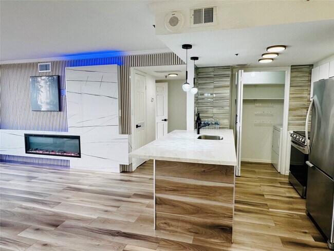 Building Photo - 3525 Sage Rd