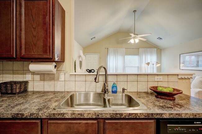 Building Photo - Fully Furnished in Owasso