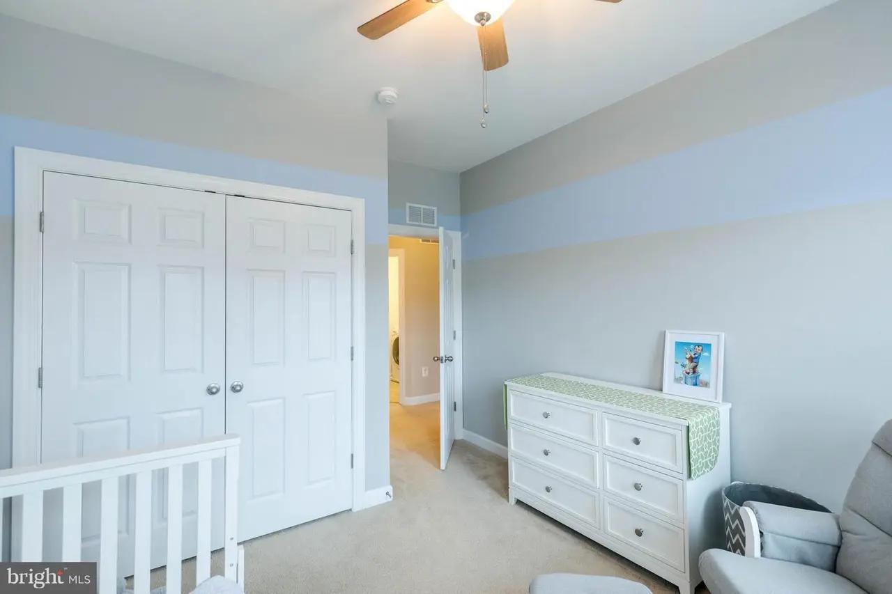 Second Bedroom - Top Floor - 1717 Taymount Ter NE