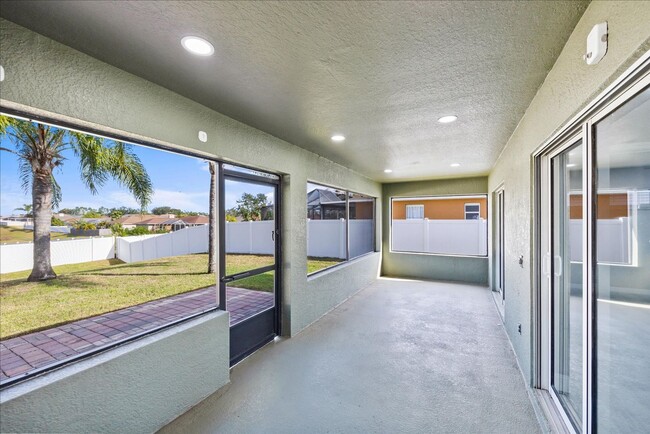 Building Photo - Beautifully remodeled home is situated in ...