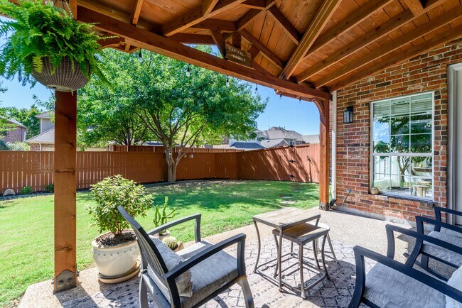 Building Photo - 5055 Navajo Dr