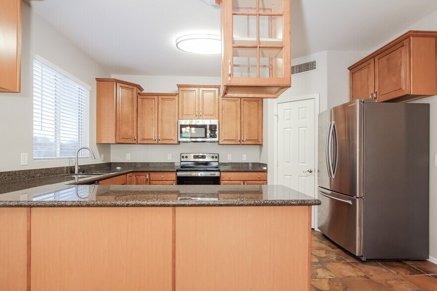 Building Photo - 34929 N 30th Dr