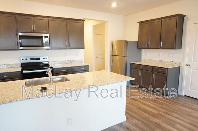 Building Photo - 680 N Crowned Dove Trail
