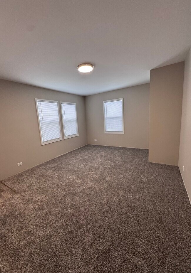 Building Photo - 14240 Linder Ave