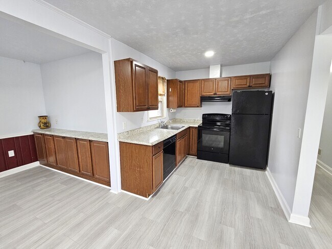 Building Photo - 3 Bristol Dr