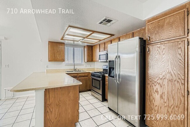 Building Photo - 710 Arrowhead Trail