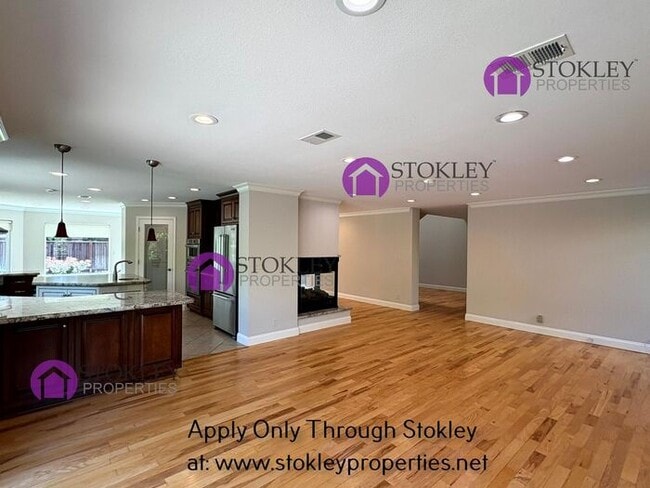 Building Photo - 5958 Vía del Cielo