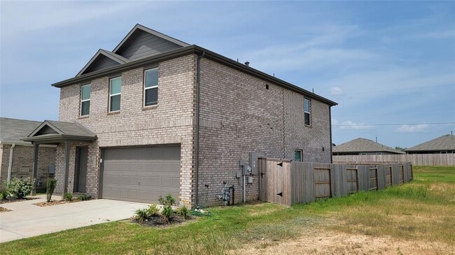 Building Photo - 813 Vlg Brk Dr
