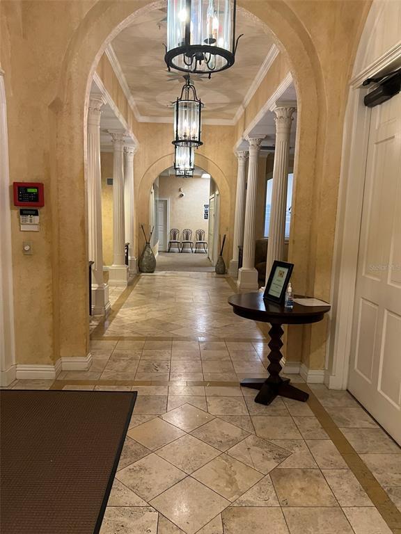 Building Photo - 824 Camargo Way