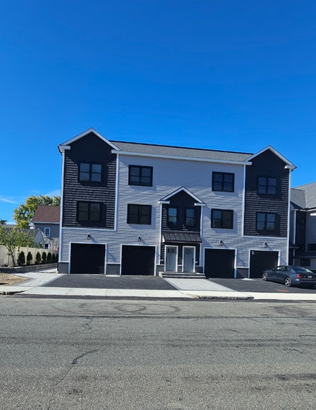 Building Photo - 15 Hadley Pl