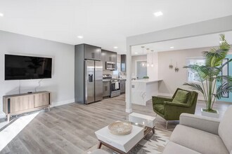 Building Photo - ? Modern 3 Bed 2 Bath in National City – F...