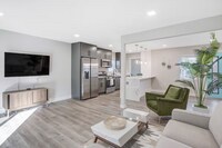 Building Photo - ? Modern 3 Bed 2 Bath in National City – F...