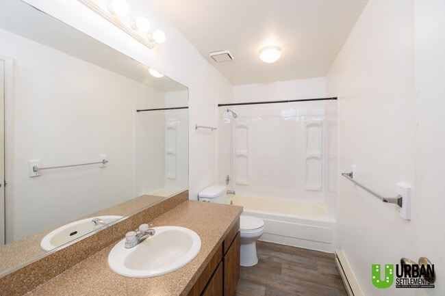 Building Photo - 3129 E 29th Ave