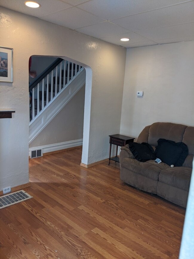 Primary Photo - Renovated South Oakland 6 bedroom House