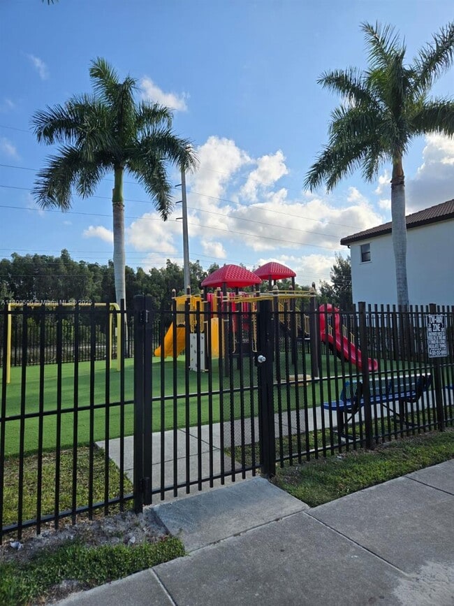 Building Photo - 4245 SW 164th Path
