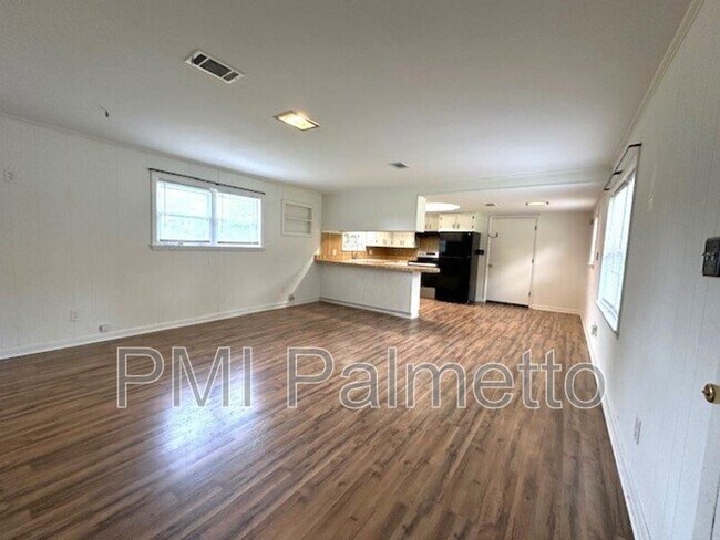 Building Photo - 109 Keen Ave