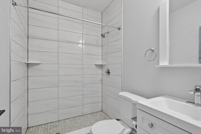 Building Photo - 431 W Norris St