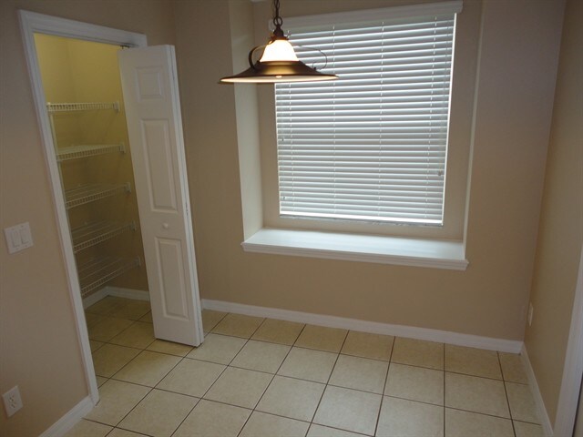 Building Photo - 437 Dunaway Dr