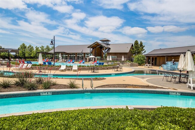 Building Photo - 2815 Torrey Pines Dr