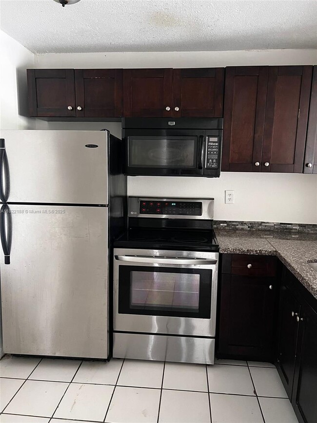 Primary Photo - 498 NW 165th St