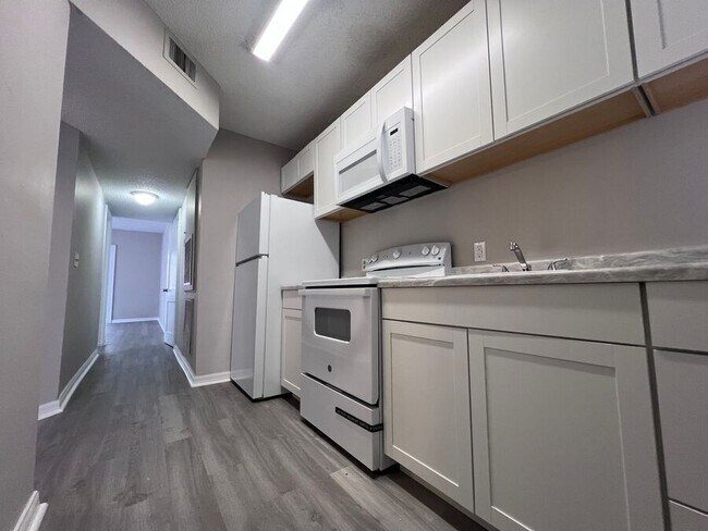 Building Photo - 163 Ave A SE