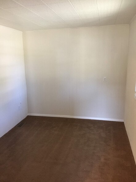 Building Photo - 115 N Park St