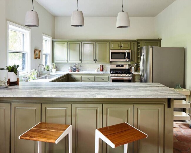 Building Photo - 3308 Cliff Rd