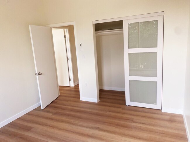 Bedroom and closet - 3110 Carlyle St