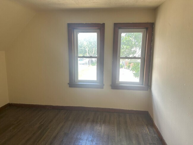 Building Photo - 43 W Mitchell St