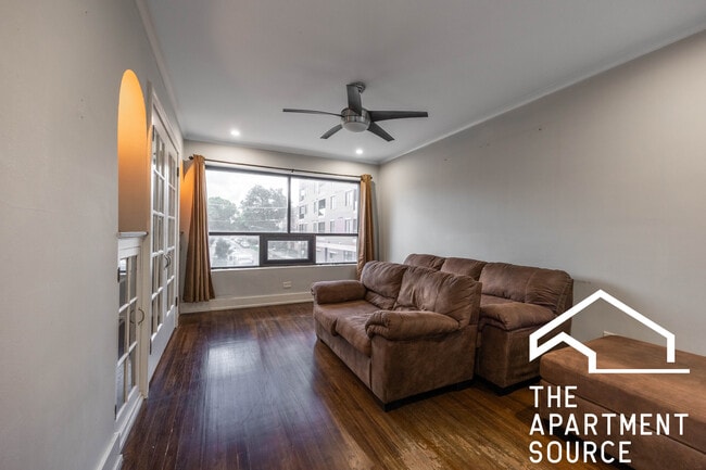 Building Photo - 3716 W Belmont Ave